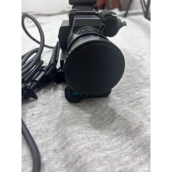 JVC Color Video Camera with TV Zoom Lens Model GX-N7U - Picture 2 of 9